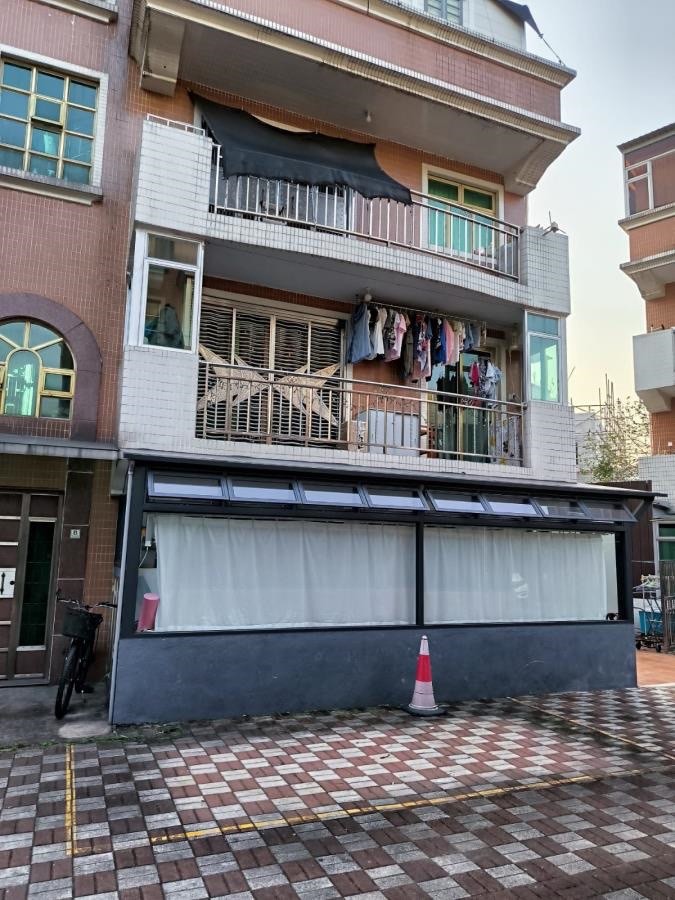 700 sq ft 2nd floor with rooftop and parking space in Tun Tsz Wai63438991582722112