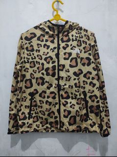 (Kategori: ) berada di . Dikirim oleh rizquna_secondhand (ID iklan 1368982394, Gambar 1). Deskripsi: .