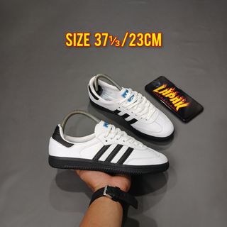 (Kategori: ) berada di . Dikirim oleh lapaksepatuku (ID iklan 1369105958, Gambar 1). Deskripsi: .