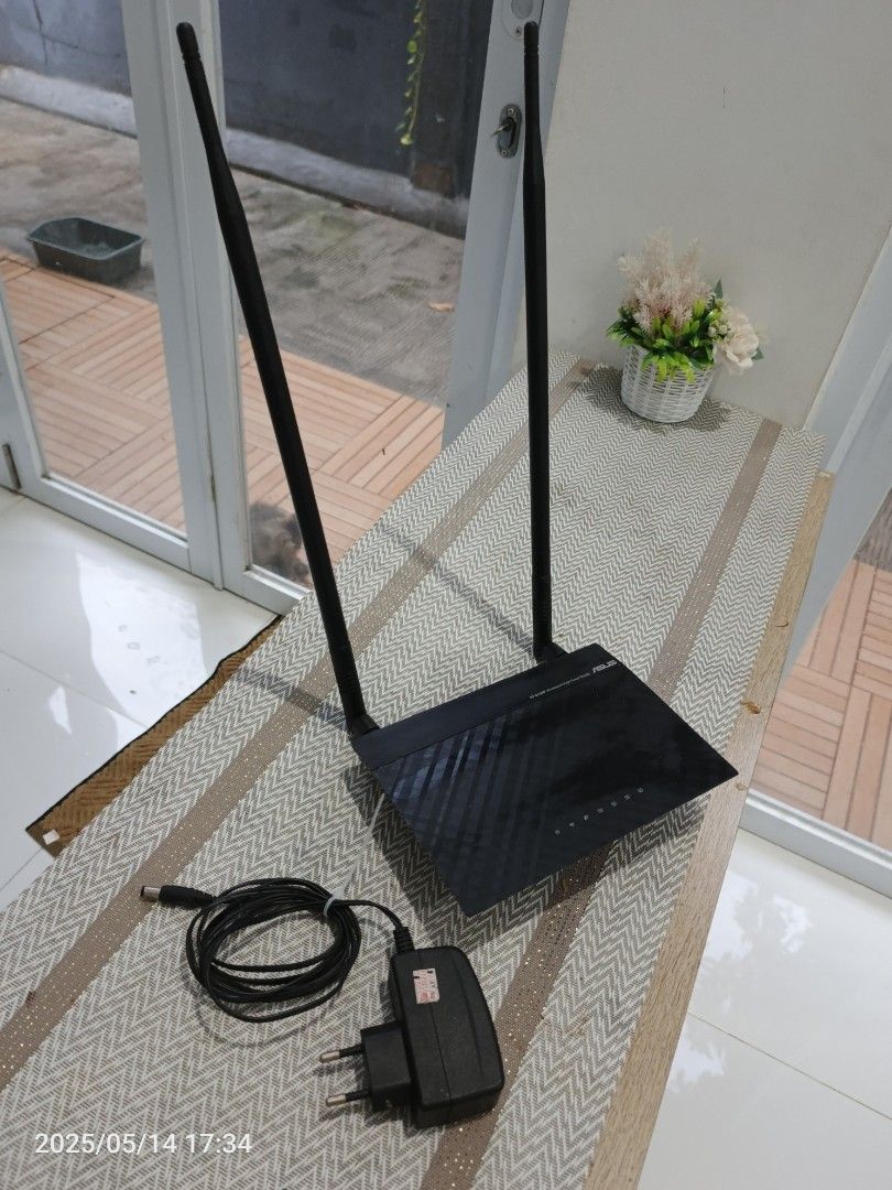 Asus RT N12hp wireless router, Elektronik, Komputer, Lainnya di Carousell