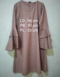 (Kategori: ) berada di . Dikirim oleh secondchic.preloved (ID iklan 1369049394, Gambar 1). Deskripsi: .