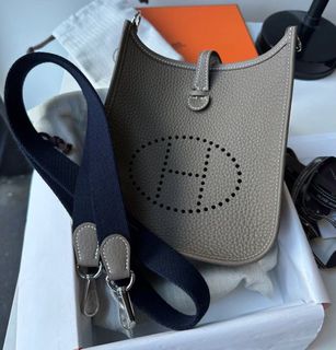 (Category: ) located in . Submitted by breakmyfashion (Listing ID 1369038412, Image 1). Description: .