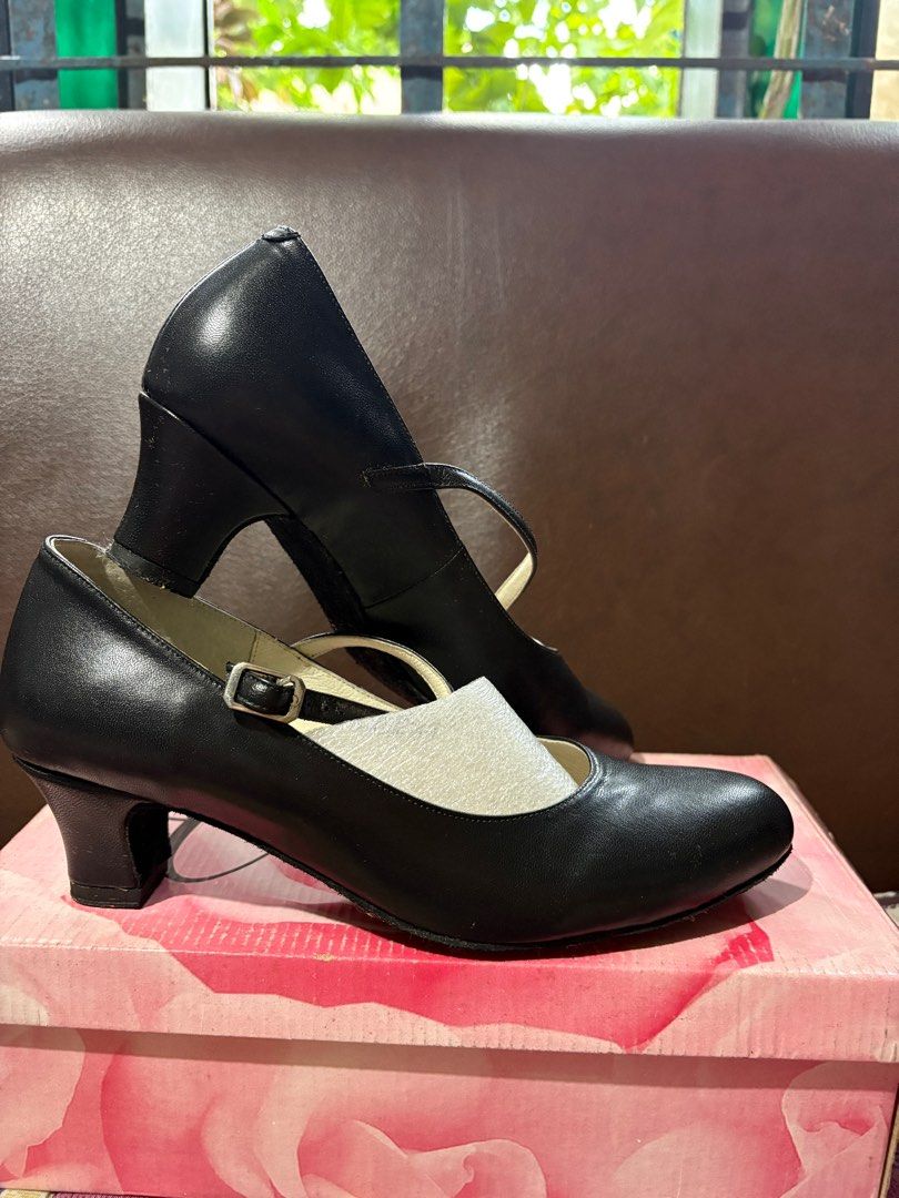 Carmelletes - Black Heels (Marikina Made) (Category: Heels) located in San Mateo. Submitted by poshimari (Listing ID 1369029148, Image 2). Description: Used once during graduation ceremony Size 8 - Womens Straps are in good condition no bakbak.