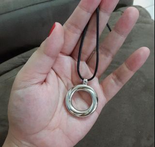(Category: ) located in . Submitted by shopaholic_cousins (Listing ID 1369132511, Image 1). Description: .