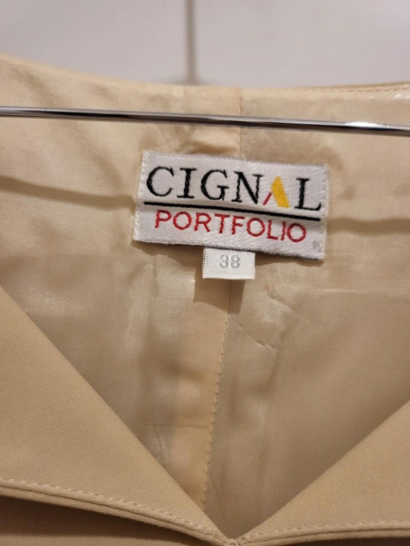 Cignal Portfolio tan dress size 38 (Category: Dresses) located in Quezon City. Submitted by sunlightsleep (Listing ID 1369010576, Image 2). Description: Cignal portfolio Tan dress size 38 on tag.