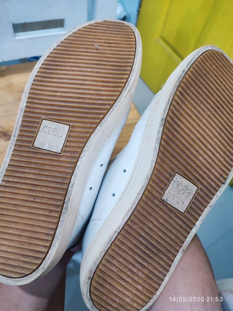 CLAE BRADLEY MID WHITE LEATHER (Category: Casual Shoes) located in Las Pinas. Submitted by d3clutterist (Listing ID 1369091612, Image 2). Description: RFS Decluttering No sole separation, Original leather What you see is what u get, needs cleaning https://clae.com/products/bradley-mid-triple-white-leather?srsltid=AfmBOor37EQAKwyporKZUBpaOxd-WFi38vYGDjI52kNBUmNGkB3hPDQh.