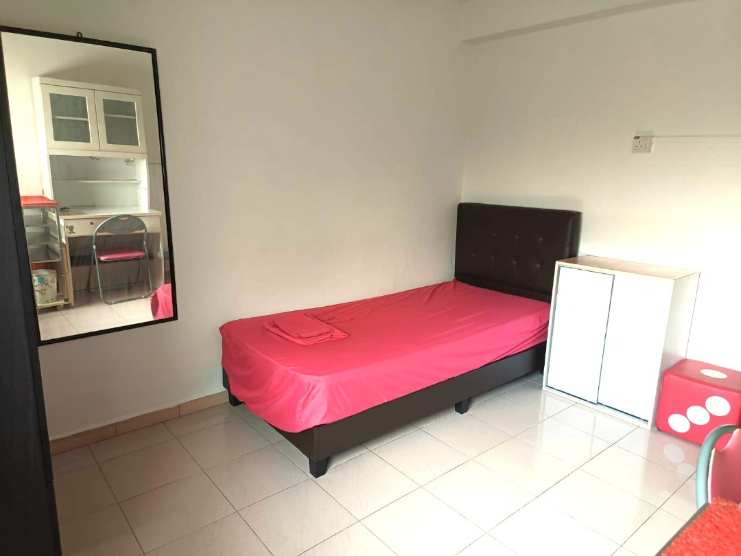 (Category: ) located in . Submitted by your_rental_specialist (Listing ID 1368976552, Image 1). Description: .