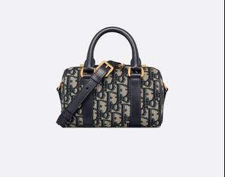 (Category: ) located in . Submitted by lootsofluv (Listing ID 1369091487, Image 1). Description: .