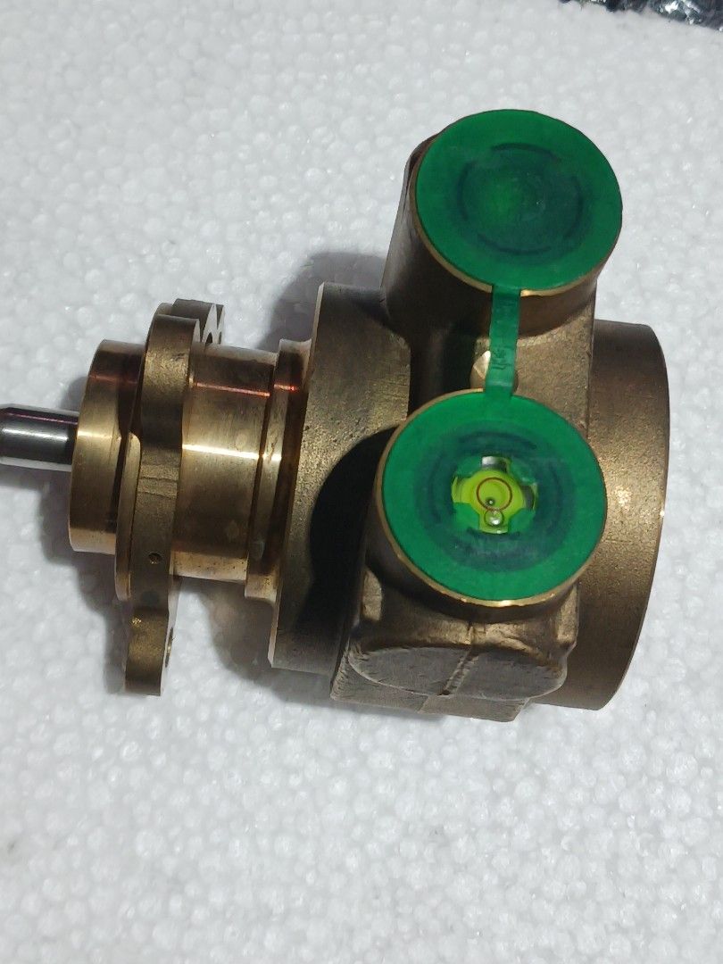Fluid o Tech pump (Category: Construction Tools & Equipment) located in Santa Maria. Submitted by colecciones100 (Listing ID 1369001180, Image 3). Description: - Rotary Pump - 1/2" NPTF - 327 Max. GPH - Brass (body) - Flow rate 319 gph - pressure 260psi.
