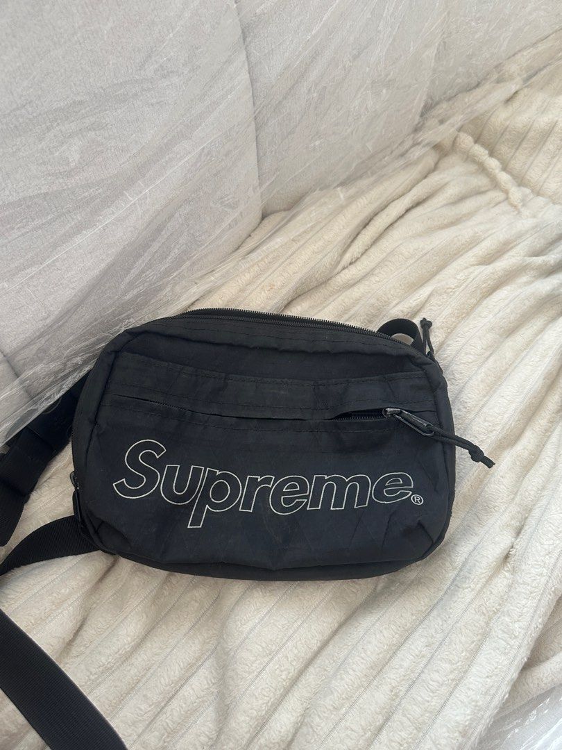 FOR SALE : SUPREME FW18 (Category: Belt bags, Clutches and Pouches) located in Quezon City. Submitted by jerome2929 (Listing ID 1369027980, Image 1). Description: FOR SALE : SUPREME FW18 GOOD CONDITION NO ISSUE NOVALICHES AREA.