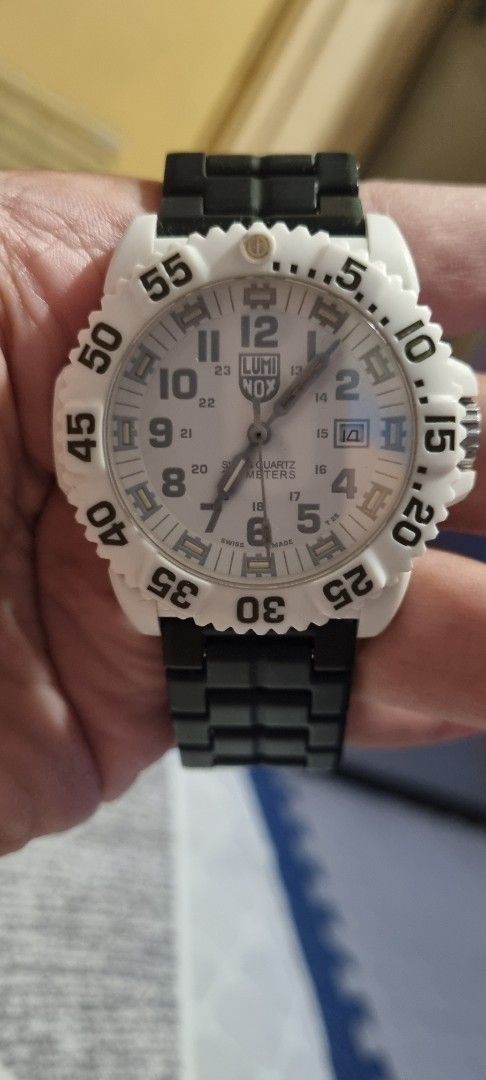 For sale Luminox (Category: Luxury Watches) located in Manila. Submitted by jett.jett (Listing ID 1369063730, Image 1). Description: for sale original luminox series 3050 sapphire crystal(upgraded) carbonox bracelet very good condition 09393812372.