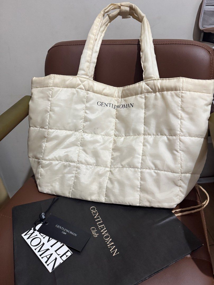 Gentlewoman Puffer Tote (Category: Tote Bags) located in Cagayan de Oro. Submitted by beryljane (Listing ID 1369046541, Image 2). Description: Just needs cleaning. Comes with paperbag & tags. .