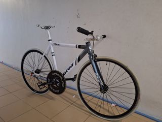 (Category: ) located in . Submitted by vvortexx_bicycles (Listing ID 1369056412, Image 1). Description: .