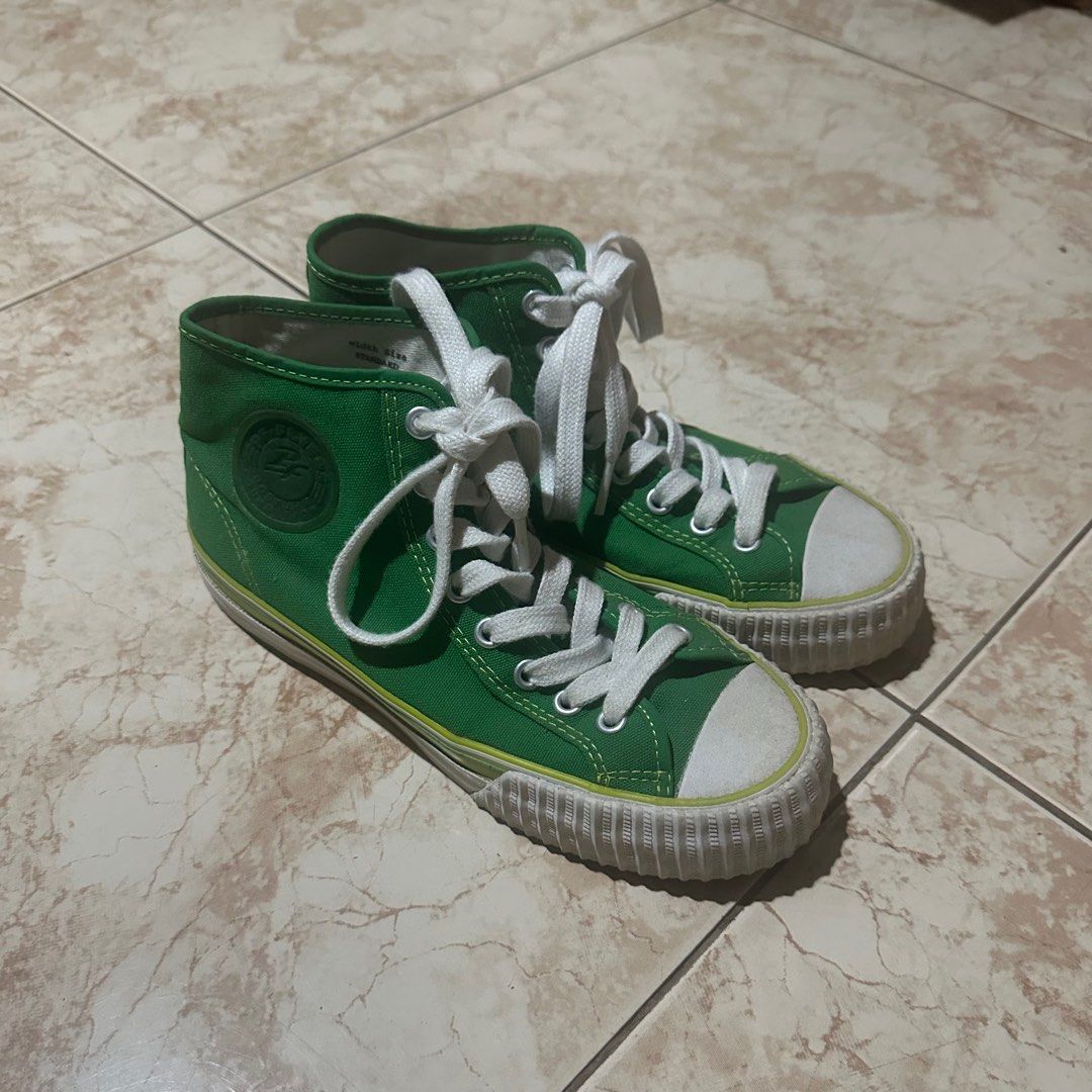 Green canvas sneakers (Category: Sneakers) located in Cebu City. Submitted by bcdeclutters (Listing ID 1369052824, Image 1). Description: Brand: PF Flyers Size: 6.5 W / 5 M Only used once.
