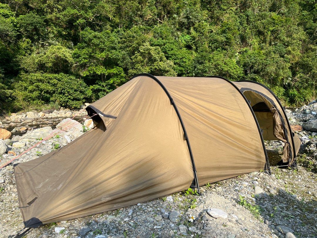 由 zero545 (刊登 ID 1368978078，圖片 1) 提交，位於 台北市 (Taipei) 的 Hilleberg nammatj 3 gt (類別：健行及露營)，說明：hilleberg nammatj 3 gt 原價五萬多 送原廠修補 有修補痕跡 另提供修補包 營釘 歡迎自行出價 。