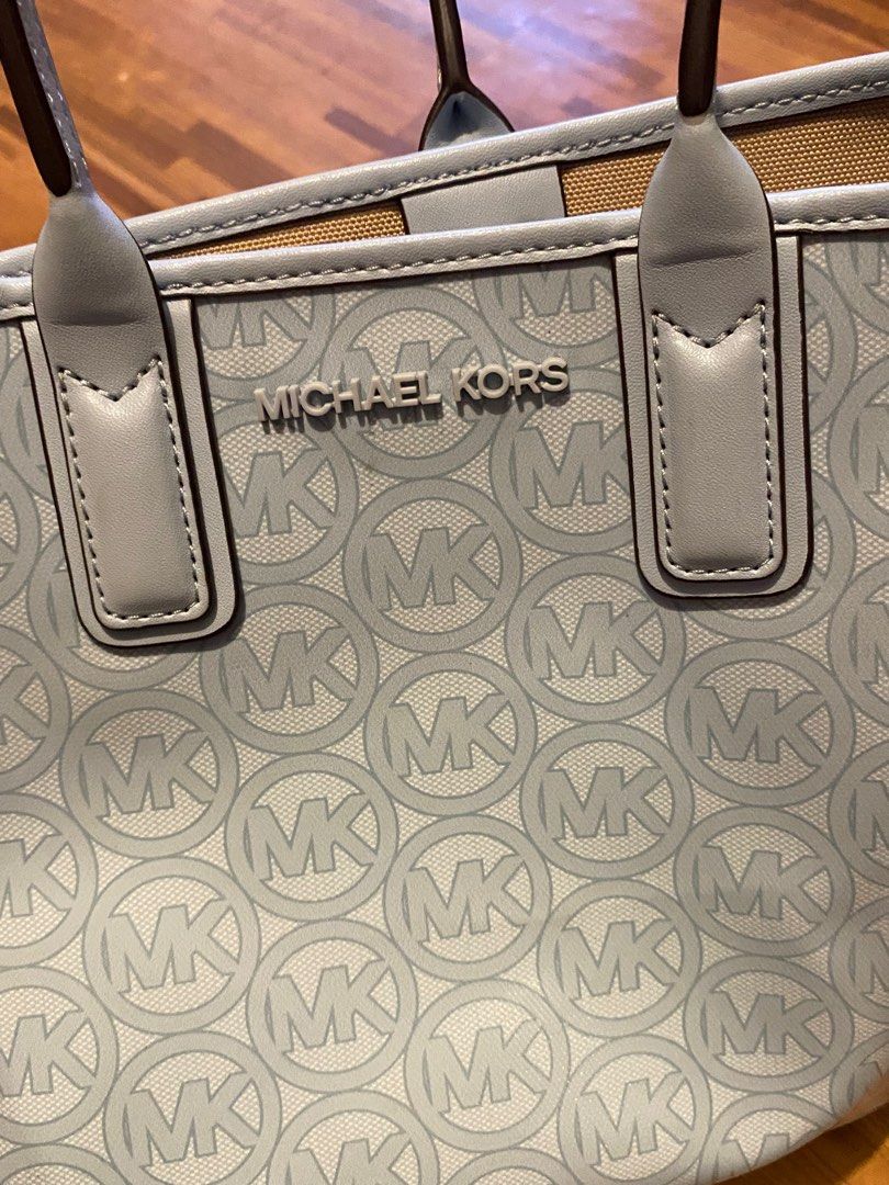 Jacquard Baby Blue Tote Small (Category: Luxury Bags & Wallets) located in Las Pinas. Submitted by ruegars (Listing ID 1369030781, Image 2). Description: like new no flaws RFS: declutter.