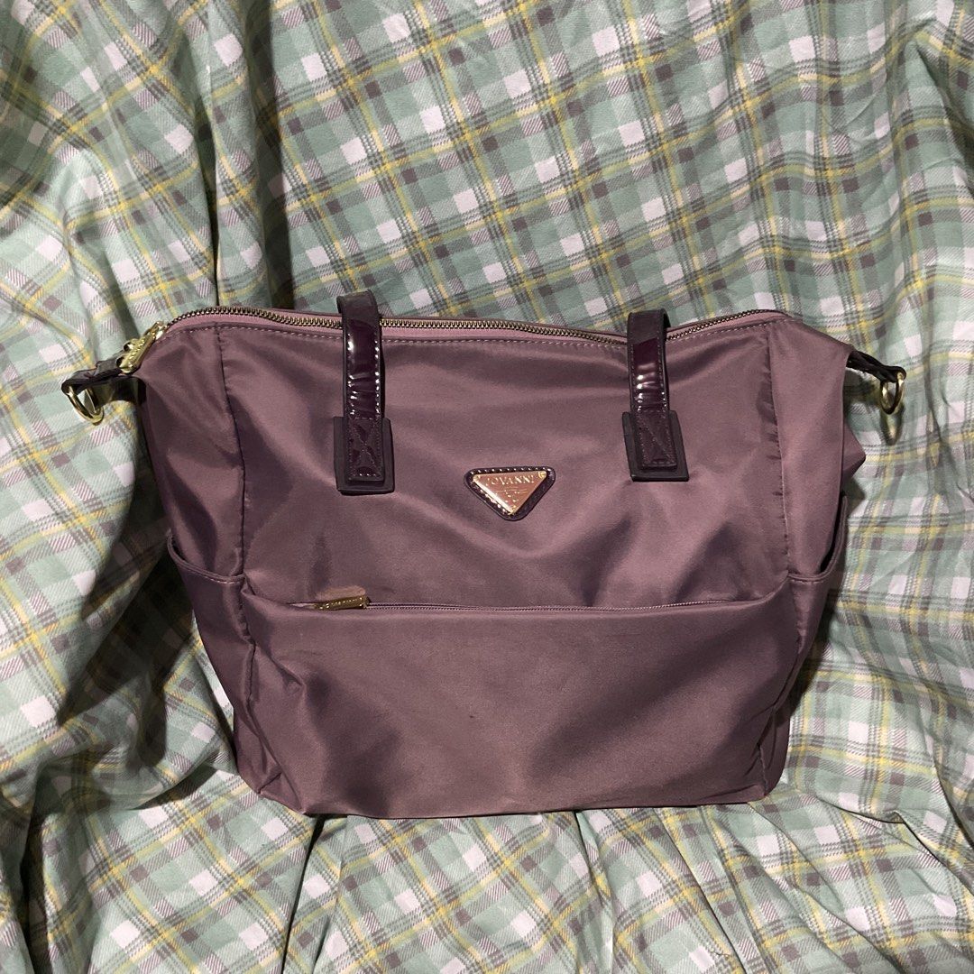 Jovanni Shoulder Bag (Category: Shoulder Bags) located in Manila. Submitted by diorette (Listing ID 1369089939, Image 1). Description: Like new! Used less than 5x. Impulsive purchase. Purchased from SM Masinag last February for ₱1.2k Nylon material, with 2 side pockets. Spacious! Perfect for office, school and duty 💞 LAYAWAY PAYMENT IS POSSIBLE Meet up: 50% is required before meet up SAME DAY DELIVERY: No COD. Payment first COURIER: J&T LBC.