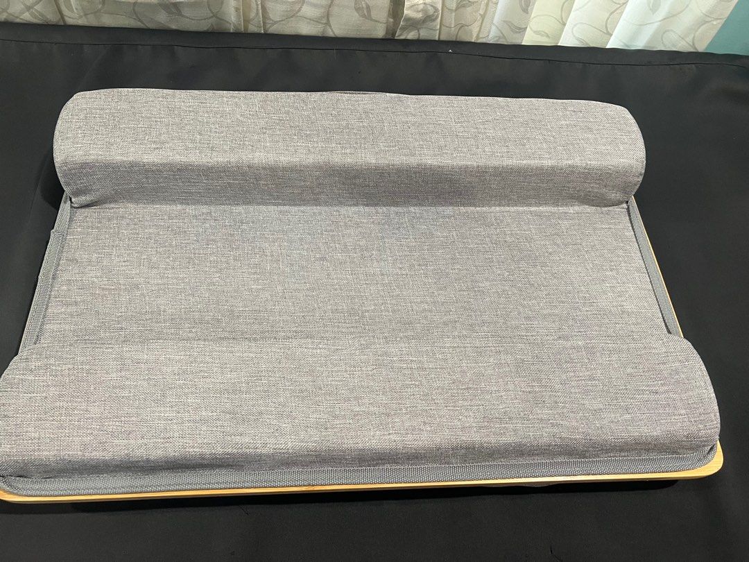 Laptop Lap Desk with Cushion Portable (Category: Laptop Bags & Sleeves) located in Manila. Submitted by declutterforamari (Listing ID 1368984641, Image 2). Description: .