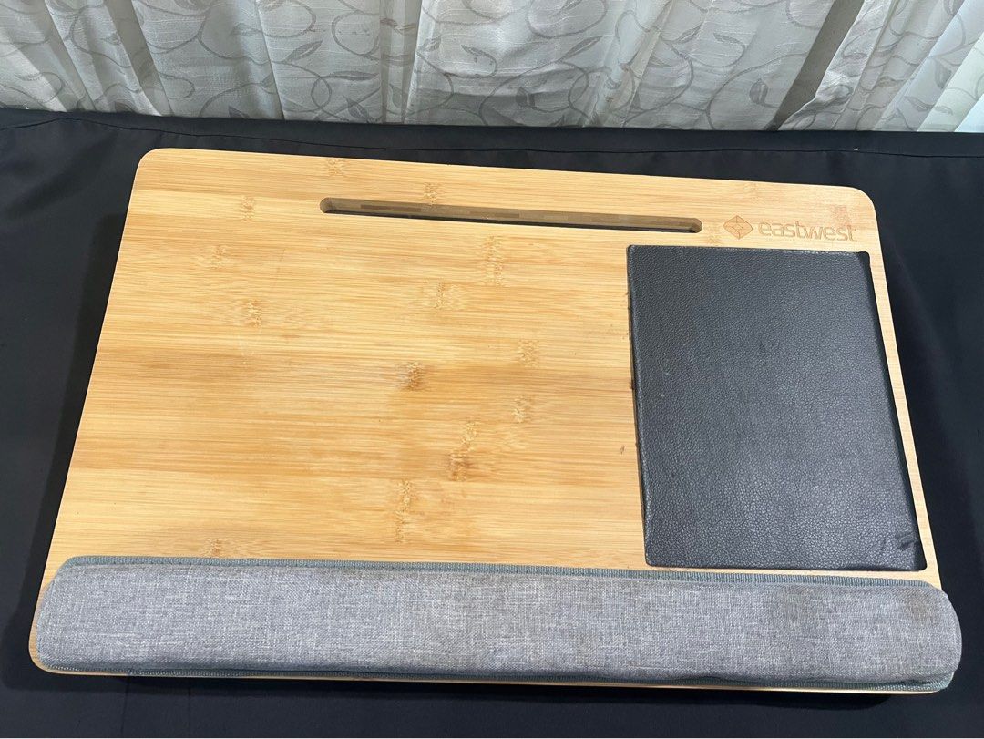Laptop Lap Desk with Cushion Portable (Category: Laptop Bags & Sleeves) located in Manila. Submitted by declutterforamari (Listing ID 1368984641, Image 1). Description: .