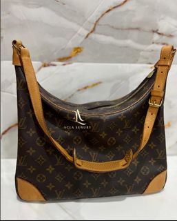 (Category: ) located in . Submitted by aclaluxury (Listing ID 1368972292, Image 1). Description: .