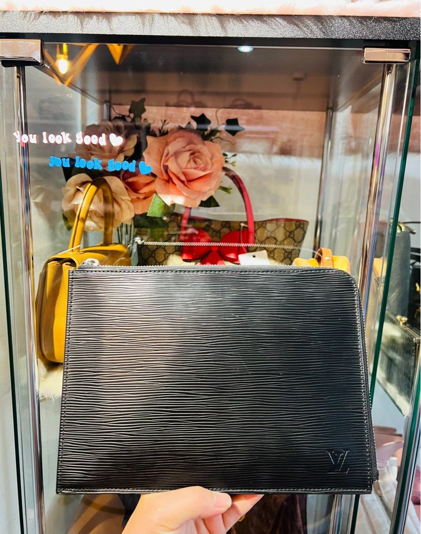 LV Poche Portfolio Black Epi Leather (Category: Luxury Bags & Wallets) located in Dumaguete. Submitted by lovebags.ph (Listing ID 1368977175, Image 3). Description: preloved from 🇰🇷 Flawless.