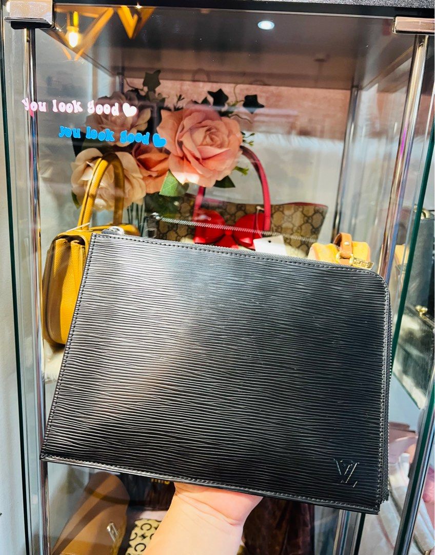 LV Poche Portfolio Black Epi Leather (Category: Luxury Bags & Wallets) located in Dumaguete. Submitted by lovebags.ph (Listing ID 1368977175, Image 1). Description: preloved from 🇰🇷 Flawless.