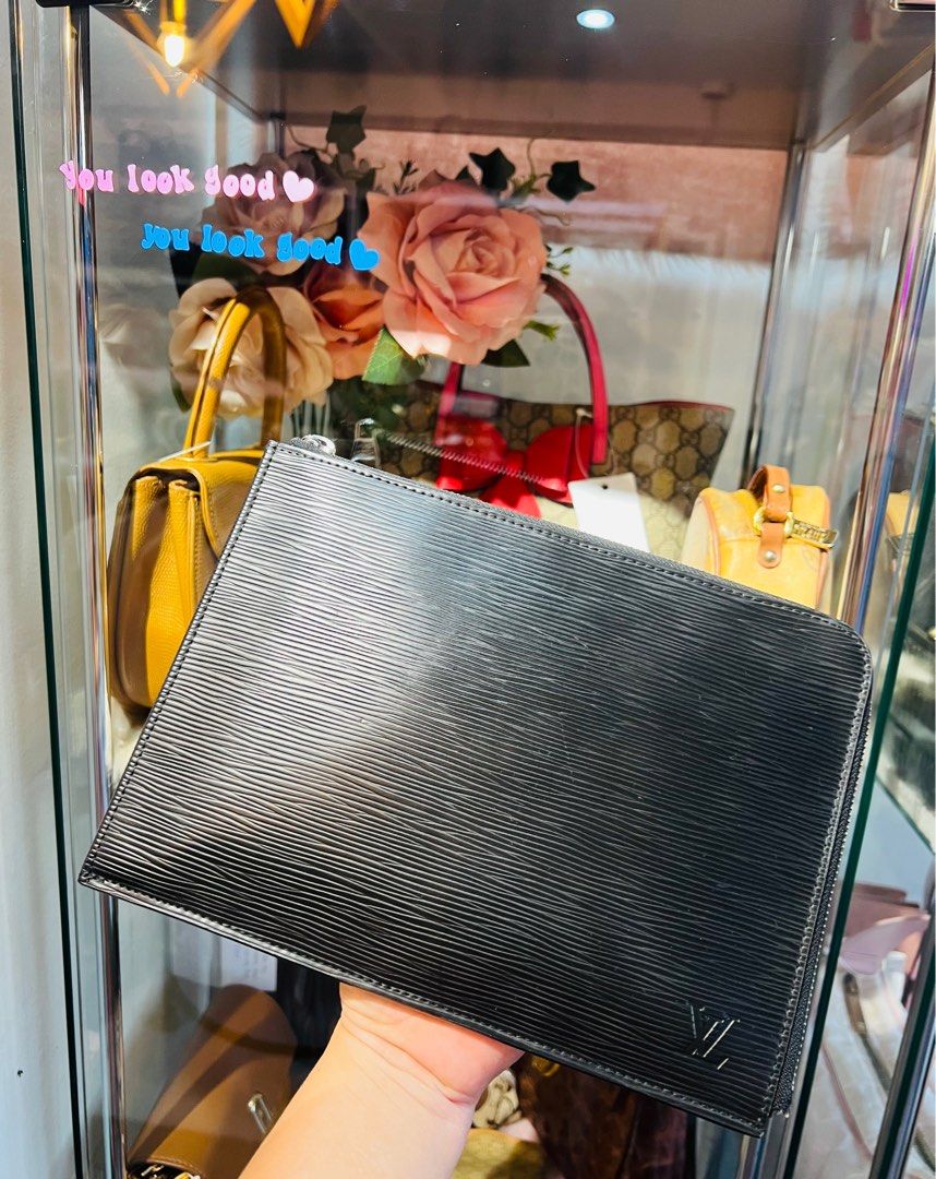 LV Poche Portfolio Black Epi Leather (Category: Luxury Bags & Wallets) located in Dumaguete. Submitted by lovebags.ph (Listing ID 1368977175, Image 2). Description: preloved from 🇰🇷 Flawless.