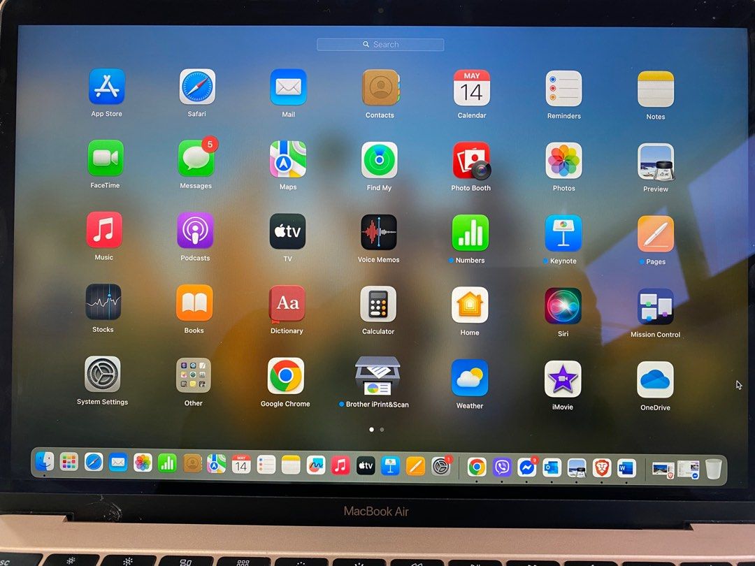 MacBook Air 2019 13 inch rosegold (Category: Laptops & Notebooks) located in Manila. Submitted by iheartmatcha (Listing ID 1368960358, Image 3). Description: 2019 Macbook Air Rosegold Bought in 2020 RFS: upgrade Inclusions: box, charger Minor issue: may maliit na crack sa lower left, check 4th photo. Does not affect its function 80% makinis (with minimal hairlines) Normal battery With installed Microsoft .