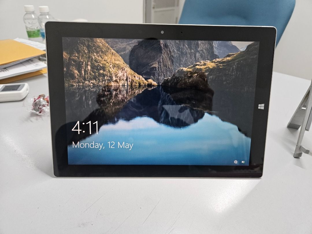 MICROSOFT SURFACE 3 (Category: Laptops & Notebooks) located in Kajang. Submitted by green_tanps (Listing ID 1368994973, Image 1). Description: Functionality all ok, appearance no major scratches, only some black stain on the corners as per photo caused by the tablet sleeve Good for lightweight task, will lag if open too many windows in browser. It will be better if you are proficient in linux or android boot. MICROSOFT SURFACE 3 - Processor : Int