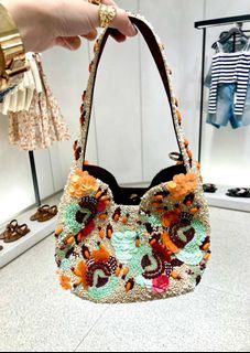 Onhand authentic ZARA mini bucket shoulder bag ECRU | ZARA Fully beaded sequined embellished bucket hobo kili armpit bag | Zara sequin sequins sequence beads micro beaded bag | y2k Ibiza Pinterest mcbling fairycore cottagecore bags helping tags: staud
