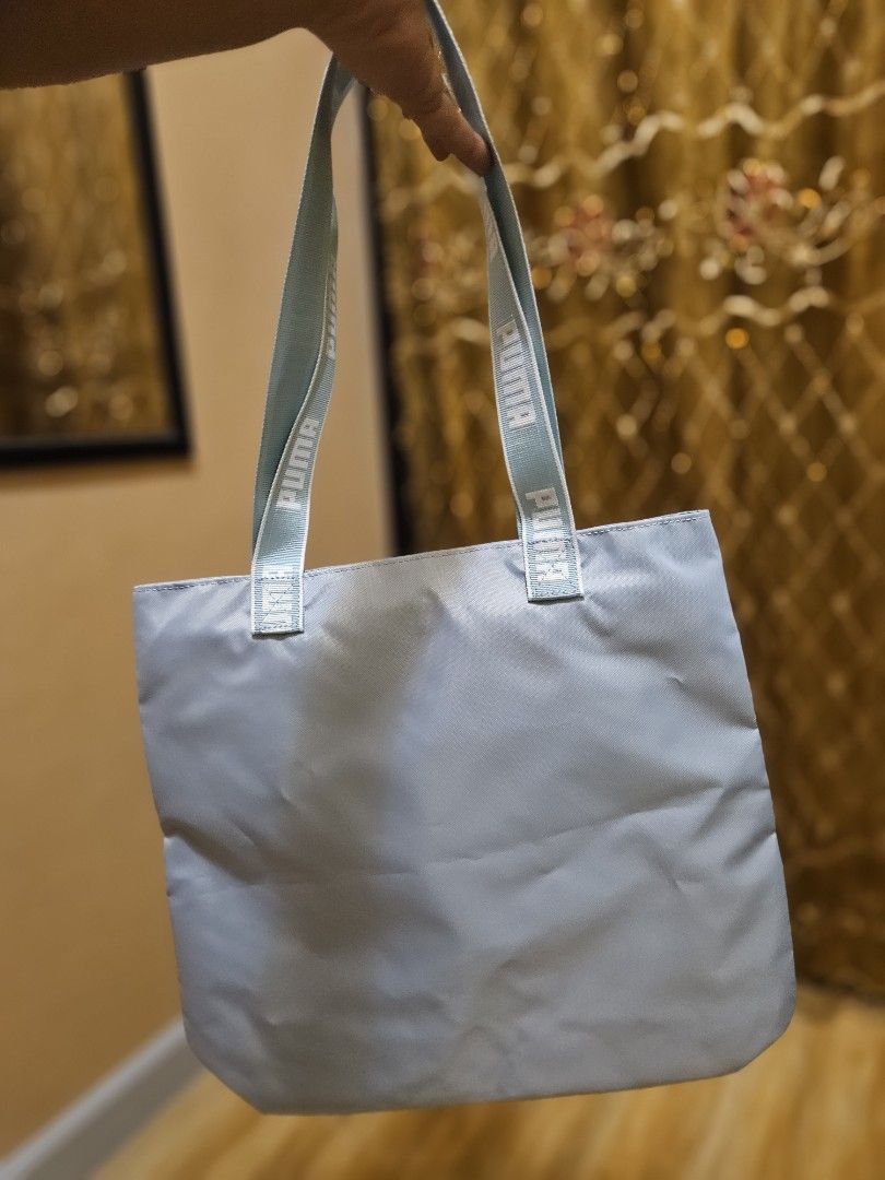 Puma Tote Shopping Bag Green (Category: Tote Bags) located in General Trias. Submitted by palakas (Listing ID 1369104235, Image 3). Description: Brand New Orig Puma Tote Nylon Shopping Bag Cheapest Offered Panalong panalo ka!.