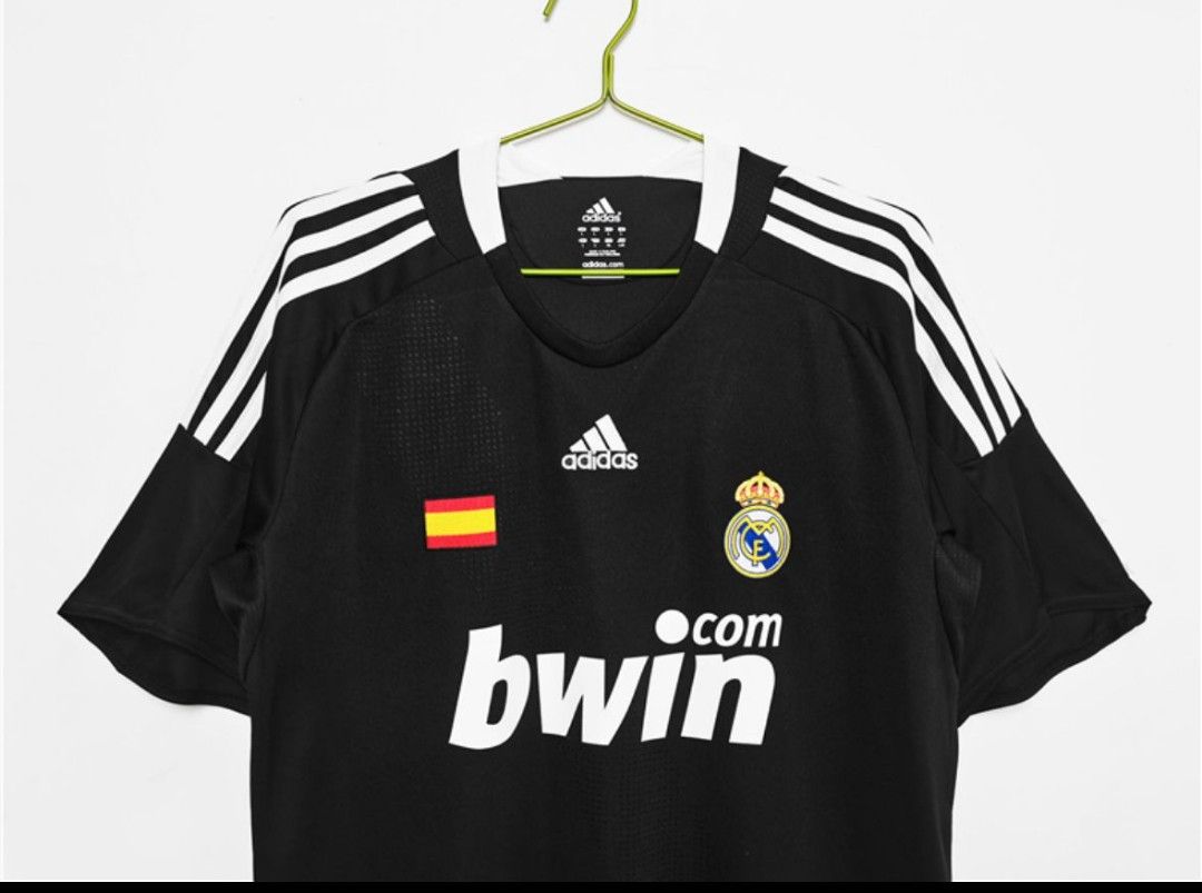 Real madrid away 2008/09 Retro replica (Category: Activewear) located in Singapore. Submitted by jerseyhauls (Listing ID 1369070689, Image 2). Description: Hi, there we sell replica jersey's at a affordable price!We do free delivery for those orders $40 and above!All sizes are available unless out of stock!Let us know your size and we will check! Jersey: Real madrid away 2008/09 Retro replica ALL JERSEY'S ARE FIXED PRICES NO NEGOTIATIONS.