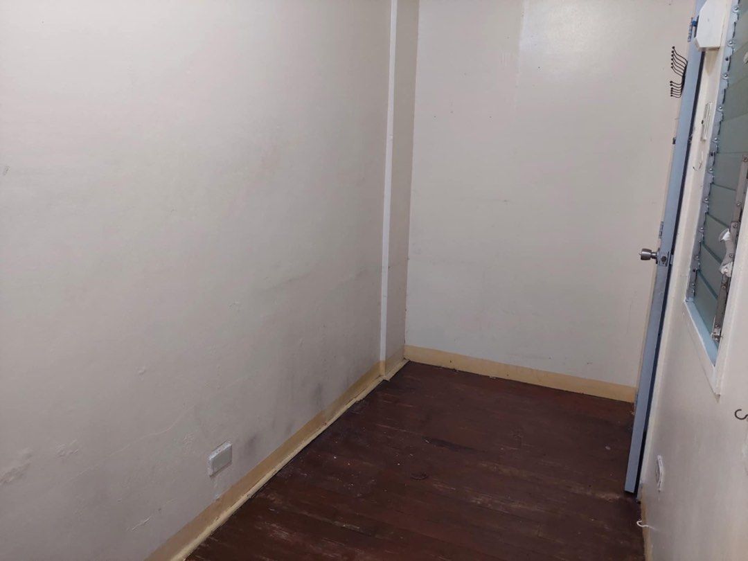 Room For Rent (Category: Room Rentals) located in Manila. Submitted by jennygonzalez2011 (Listing ID 1369054687, Image 2). Description: 6k one month deposit Room only Own submeter Common ang Cr and sink Location: Kamuning QC Near edsa bus carousell nepa qmart Near police station 10 and bernardo park.
