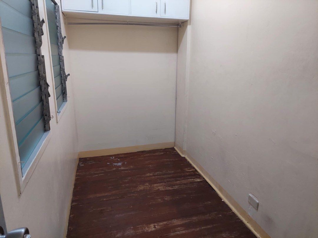 Room For Rent (Category: Room Rentals) located in Manila. Submitted by jennygonzalez2011 (Listing ID 1369054687, Image 3). Description: 6k one month deposit Room only Own submeter Common ang Cr and sink Location: Kamuning QC Near edsa bus carousell nepa qmart Near police station 10 and bernardo park.