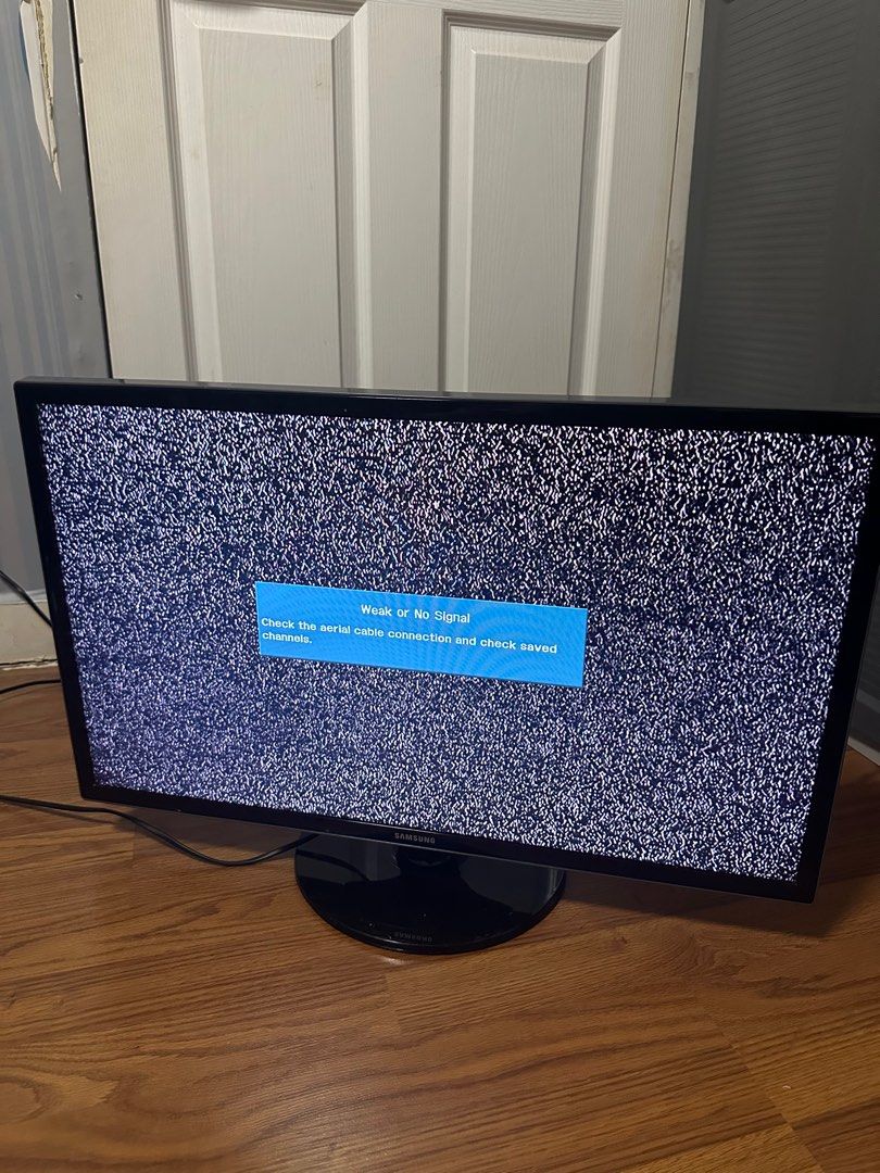 Samsung TV 28inch (Category: TV) located in Manila. Submitted by mark817 (Listing ID 1369016499, Image 2). Description: Location : Cainta / Antipolo Hindi na nagagamit sa bahay nakatabi na lang sayang naman kung hindi magamit ng iba kaya benta na lang 4500 samsung tv 28inch.