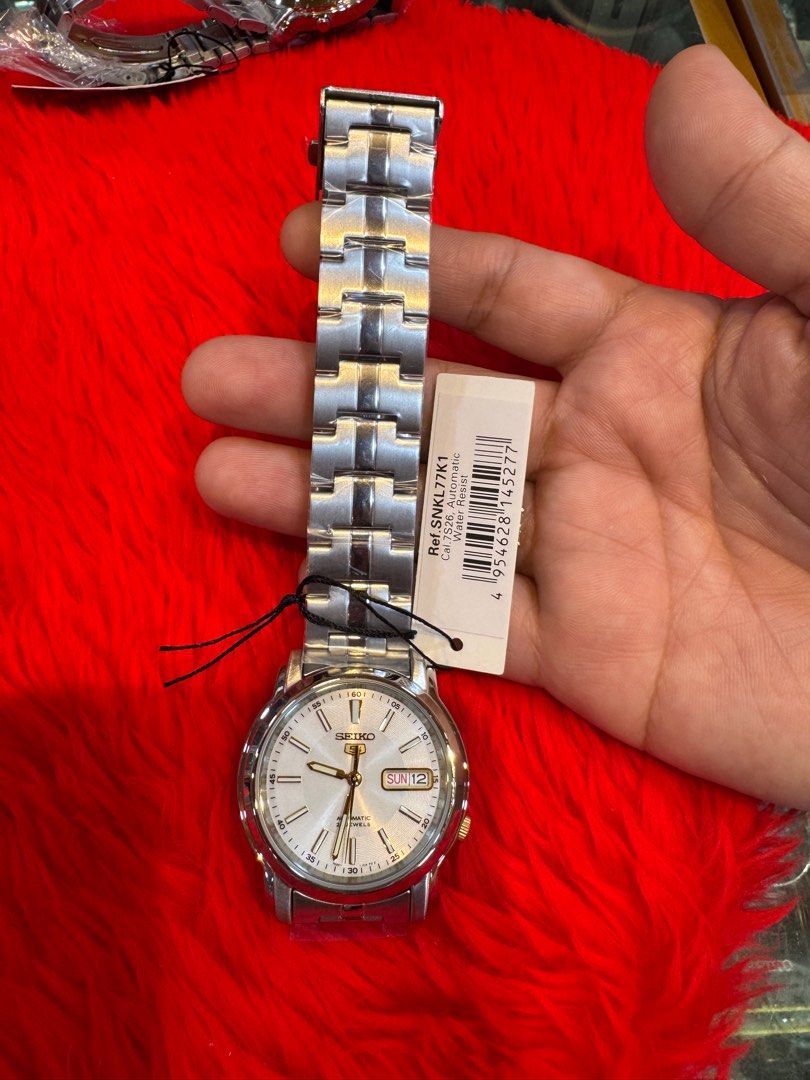 Seiko classic SNKL75K1 (Category: Men's Watches) located in Quezon City. Submitted by ConsumerGoodies (Listing ID 1369053381, Image 3). Description: Seiko Classic 100% original.