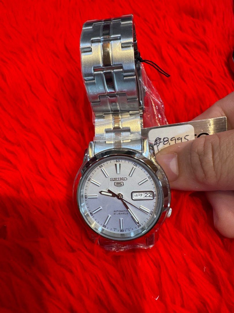 Seiko classic SNKL75K1 (Category: Men's Watches) located in Quezon City. Submitted by ConsumerGoodies (Listing ID 1369053381, Image 1). Description: Seiko Classic 100% original.