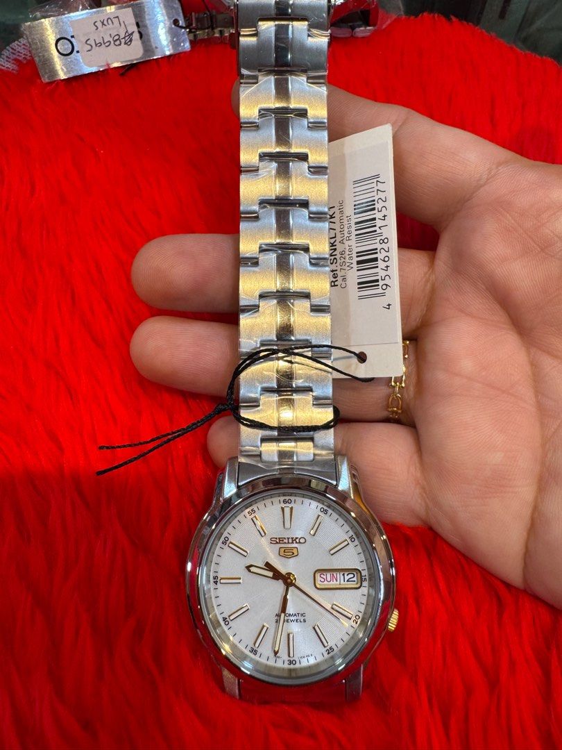 Seiko classic SNKL75K1 (Category: Men's Watches) located in Quezon City. Submitted by ConsumerGoodies (Listing ID 1369053381, Image 2). Description: Seiko Classic 100% original.