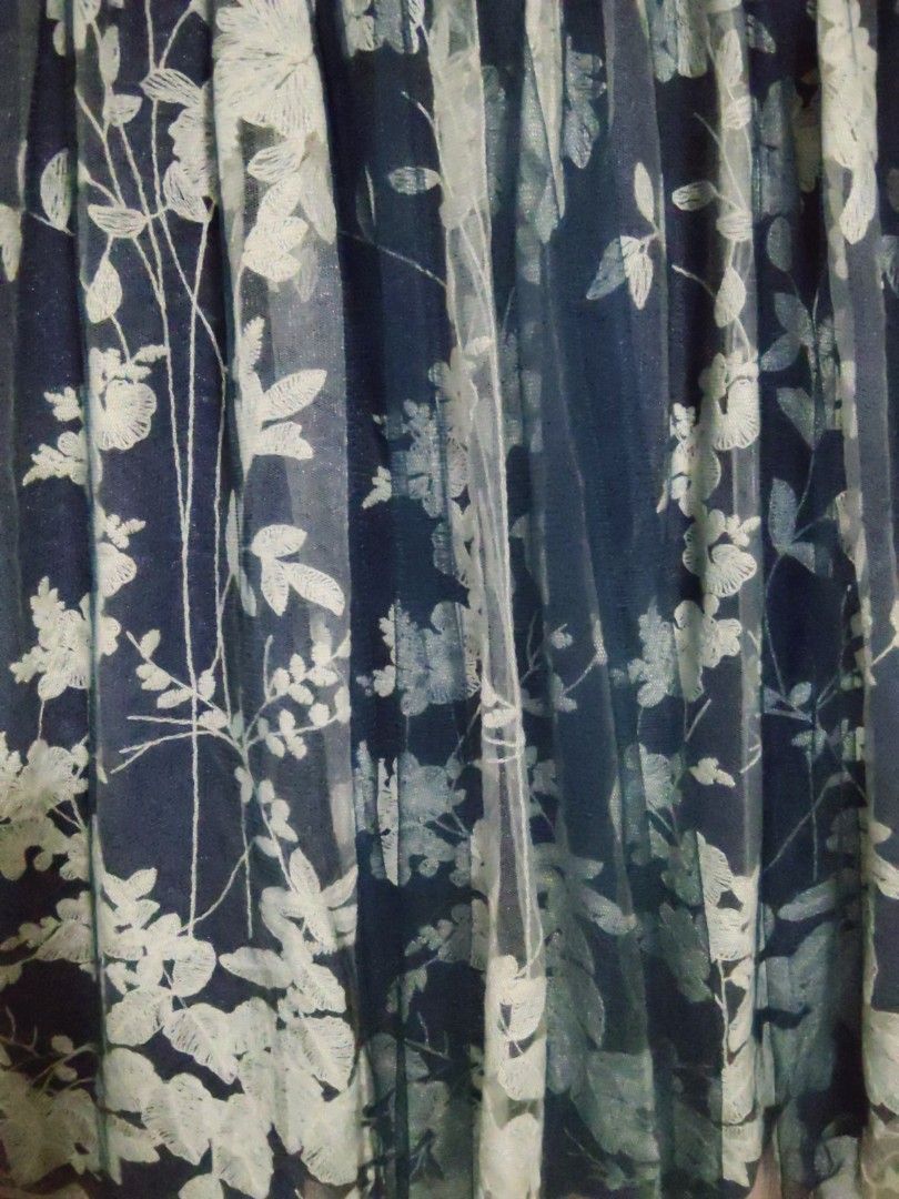 Beautiful Semi formal dress (Category: Dresses) located in Quezon City. Submitted by letsgroove (Listing ID 1369088942, Image 3). Description: Beautiful Semi formal dress. sleeveless , used only once . bought sa Fashion Forum. Super ganda . RFS declutter.