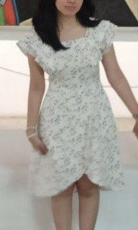 SO-EN white summer dress (Category: Dresses) located in Las Pinas. Submitted by cherrichigo (Listing ID 1369108773, Image 3). Description: size medium.