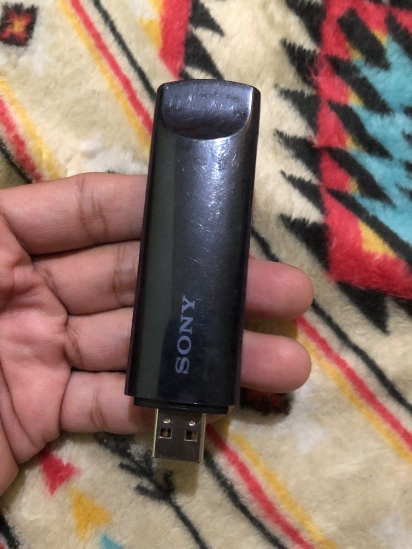 Sony USB wireless Lan Adapter UWA-BR100 (Category: Networking) located in Quezon City. Submitted by markgolveo (Listing ID 1368989602, Image 1). Description: Sony USB wireless Lan Adapter UWA-BR100.