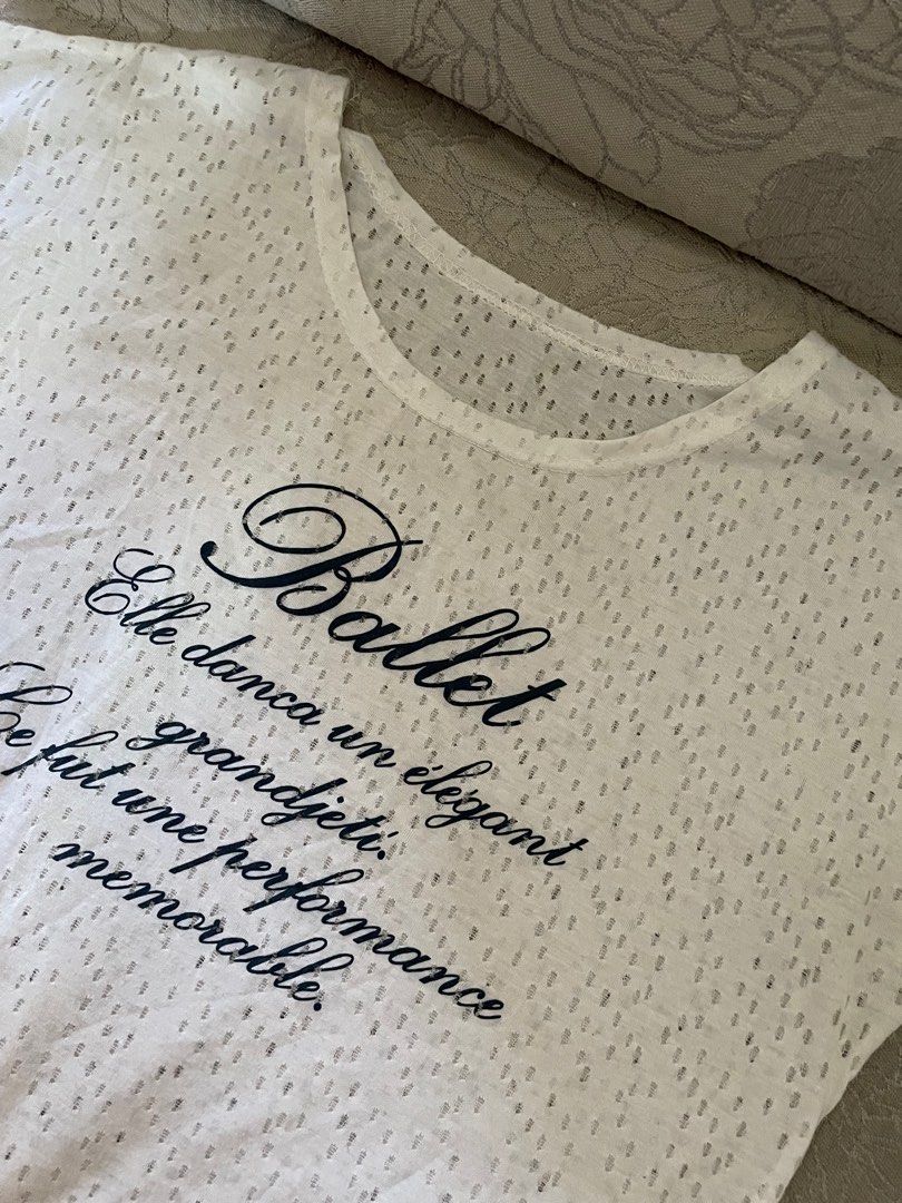 Swim wear cover size L (Category: Others Tops) located in Rodriguez. Submitted by infinityjdg (Listing ID 1369050491, Image 1). Description: In good used condition size L.