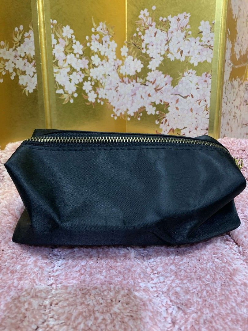 Tory Burch black nylon (Category: Luxury Bags & Wallets) located in Quezon City. Submitted by ncjnc (Listing ID 1369097807, Image 3). Description: negotiable price.