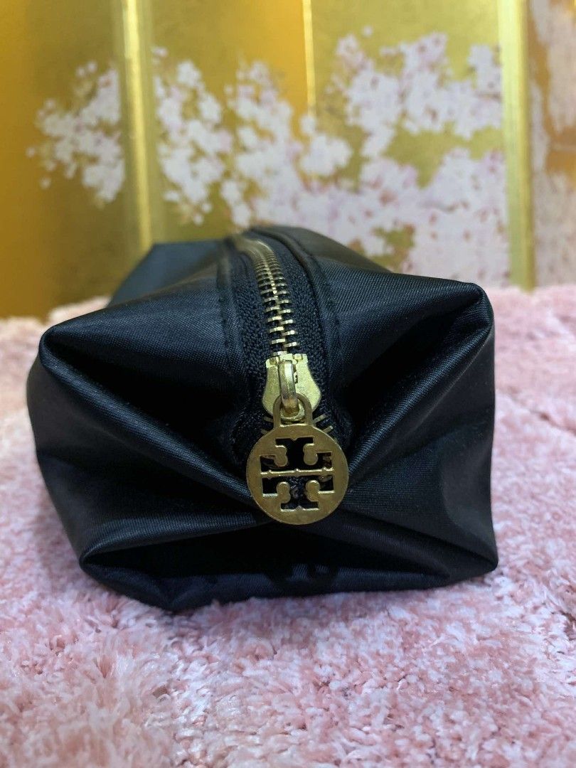 Tory Burch black nylon (Category: Luxury Bags & Wallets) located in Quezon City. Submitted by ncjnc (Listing ID 1369097807, Image 2). Description: negotiable price.