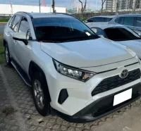 由 davidchu619 (刊登 ID 1369003797，圖片 3) 提交，位於 高雄市 (Kaohsiung) 的 Toyota RAV4 2019款 白色 ☻ 大眾最愛國民熱銷休旅車 / 認證車 / 原廠保養 ☻ 歡迎賞車 ! (類別：汽車出售)，說明：買中古車最怕什麼？怕買貴、怕買到事故車、泡水車！ 我們的每一台車 都經過【SAVE認證查定表】把關： ✔ 非事故車 ✔ 非泡水車 ✔ 引擎變速箱正常 ✔ 里程數保證 ✔ 查定結果全公開，透明看得到！ 不只價格漂亮，更讓你買得安心。 買車不是靠運氣，是要看得懂證據！ 想看有哪些車？留言或私訊「報告」給你看車況查定表！ !!!!!同行勿擾!!!!! ❃ 廠牌：Toyota ❃ 型號：Rav4 ❃ 年份：2019 ❃ 車色：白色 ❃ 排氣量：2.0L ❃ 里程：40000km ❃ 引擎燃料：汽油 ❃ 驅動方式：2WD ❃ 乘客數：5門5座 ❃ 售價：34萬 --- ★安全配備 ↗胎壓偵測 ↗循跡系統 ↗Keyless免匙系統 ↗兒童安
