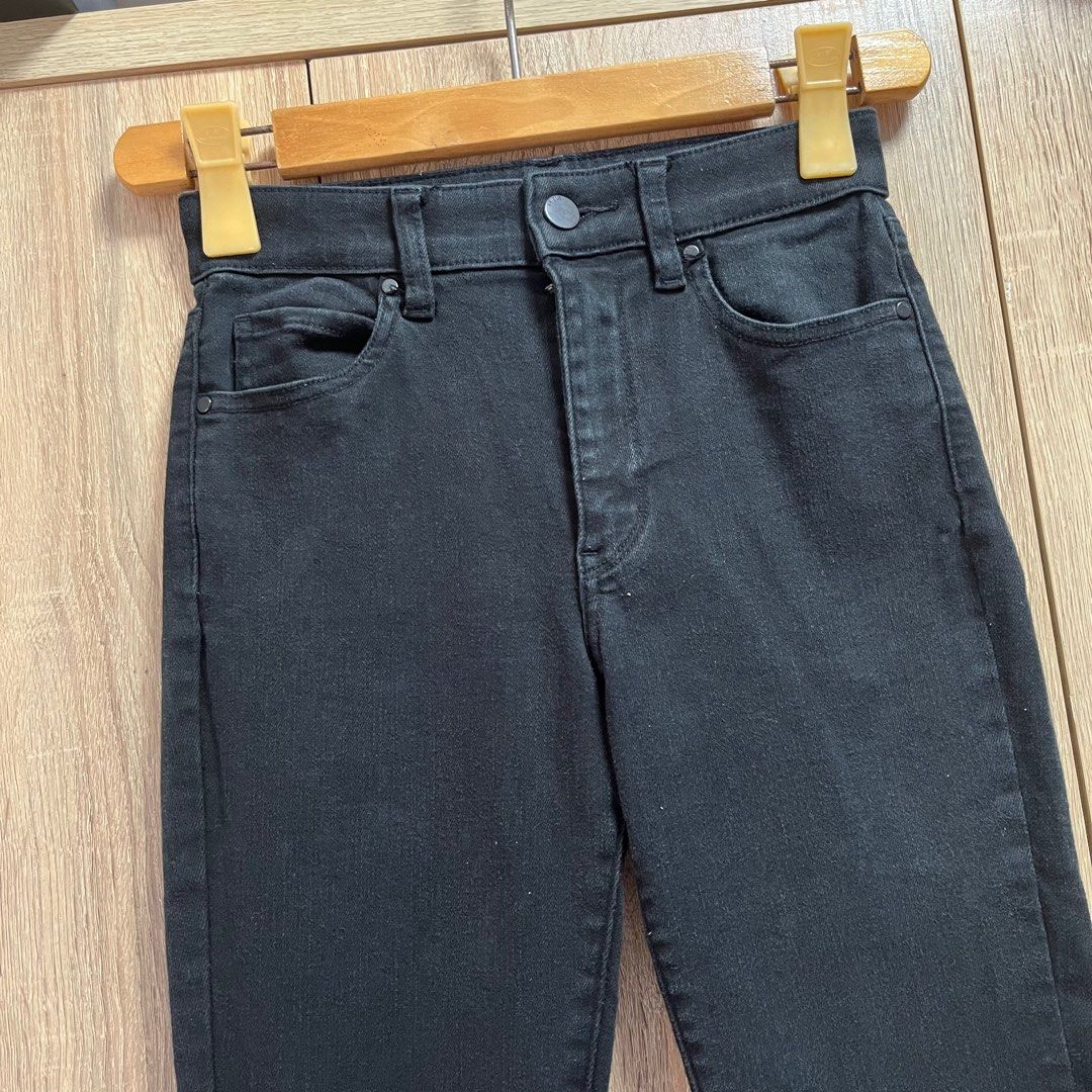 Uniqlo Womens Pants (Category: Jeans) located in Cabanatuan. Submitted by lovedoptions (Listing ID 1369110380, Image 2). Description: .