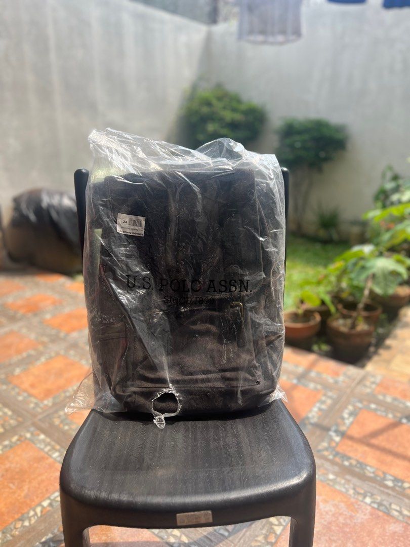 US Polo Assn Backpack FOR SALE (Category: Backpacks) located in Quezon City. Submitted by lokasm (Listing ID 1368956601, Image 1). Description: -= CLOSET CLEAN UP =- US Polo Assn. Aspen Backpack Bag Canvas Army Never been used. Just in storage. GOOD FOR EVERYDAY USE. Could store laptop, etc. Bought it for around 5,500 pesos long ago. Negotiable! Shipping will be at your expense. .