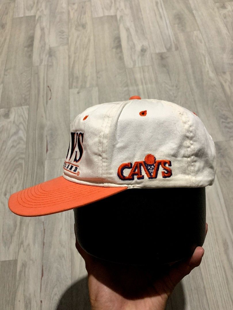 Vintage cleveland cavaliers Youngan (Category: Caps & Hats) located in Guihulngan. Submitted by fbthriftgoodsniace (Listing ID 1369029199, Image 2). Description: twill issue tinanggal tag youngan cap.