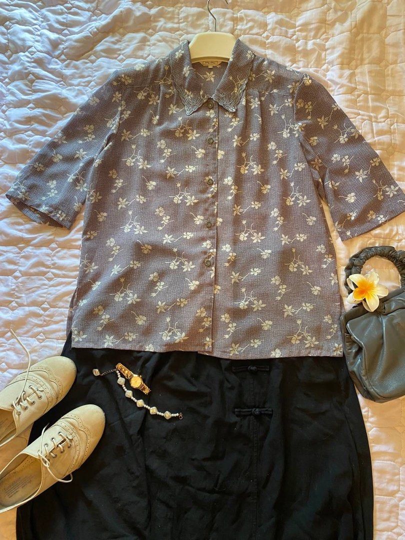 vintage/printed blouses (Category: Blouses) located in Singapore. Submitted by pit4look4 (Listing ID 1369017783, Image 2). Description: size m $15 each.