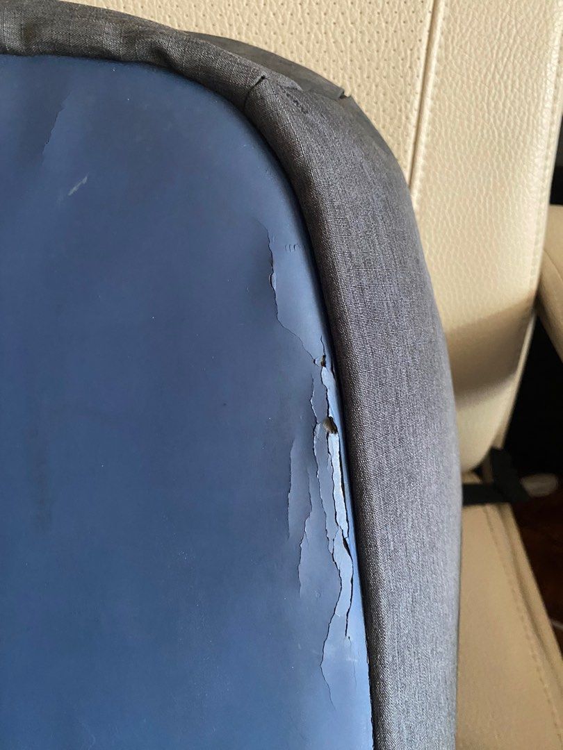 XD DESIGN Bobby Anti-Theft Backpack (Category: Laptop Bags & Sleeves) located in Paranaque City. Submitted by thematerialworld (Listing ID 1368983441, Image 2). Description: 🩷PLEASE READ🩷 Authentic, bought in SM for 4k+ during pre-pandemic. Still complete (w/ backpack cover & reusable bag) Negotiable :) RFS: decluttering! but served me well during college days 🥹 CONDITION: Heavily Used! Flaws - Bakbak - Zipper issue PM for more inquiries. I ca
